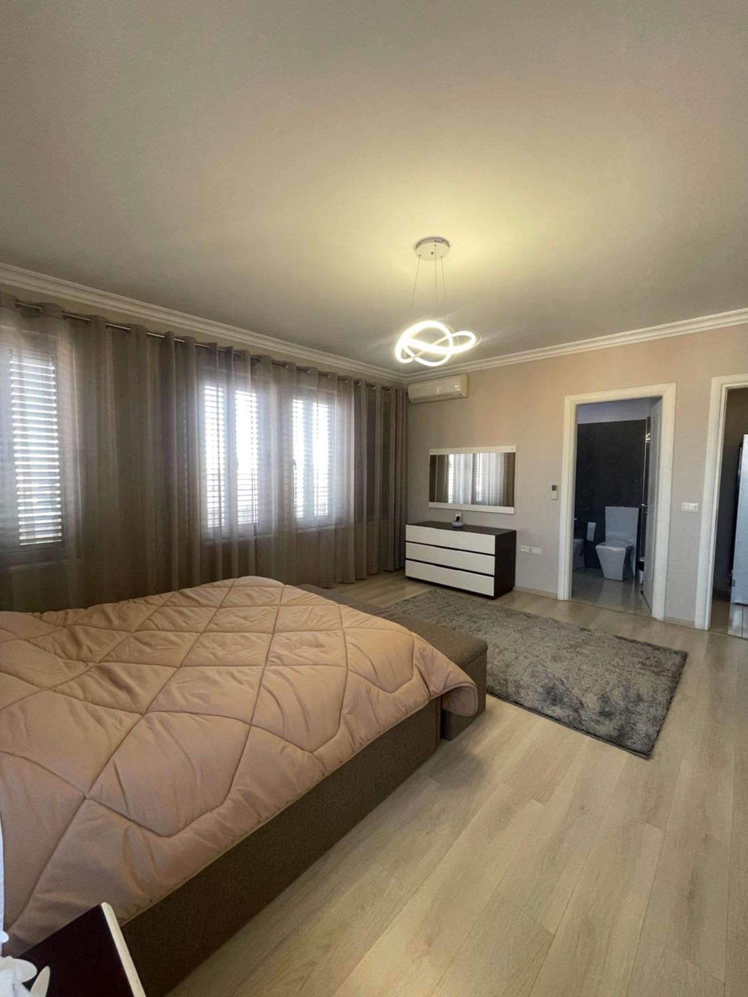 Apartment Place *
